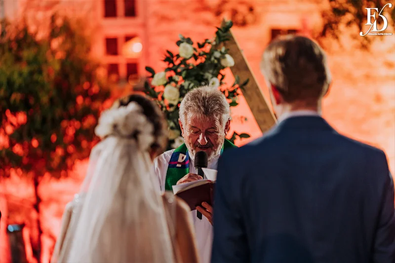 casamento realizado na casa na chácara em porto alegre mini-wedding intimista para 40 convidados com decoração clássica e elegante em branco e verde por life eventos especiais cerimonialistas em porto alegre