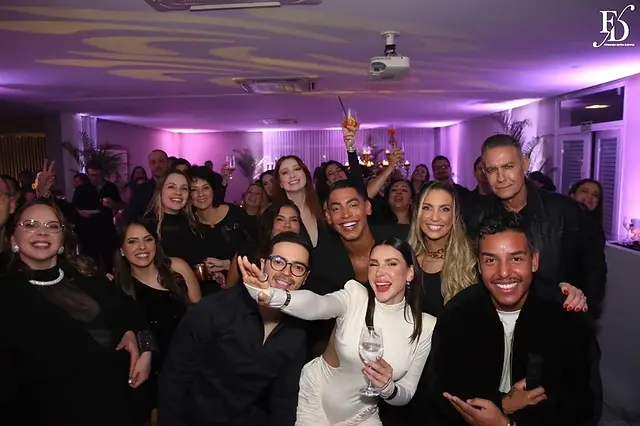 festa de aniversário de leissa hertzog com tema luz e sombra realizado no rossi parque panamby em porto alegre com decoração elegante e sofisticada