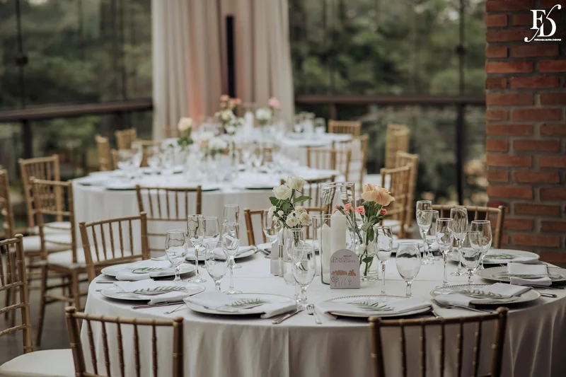 casamento no espaço paraíso em porto alegre cerimônia ao ar livre com decoração minimalista clean e delicada estilo pinterest por life eventos especiais