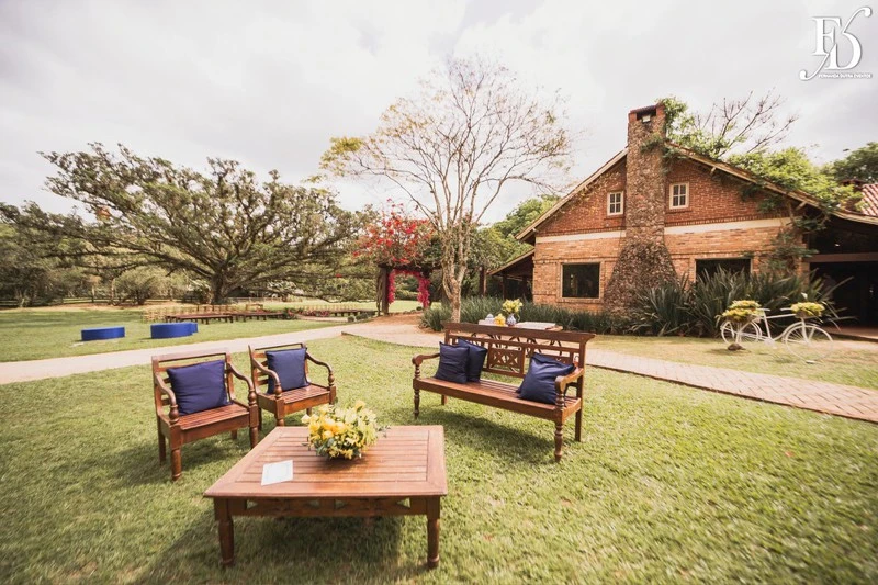 casamento diurno almoço de domingo em família no alto da capela área externa