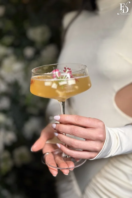 festa de aniversário de leissa hertzog com tema luz e sombra realizado no rossi parque panamby em porto alegre com decoração elegante e sofisticada