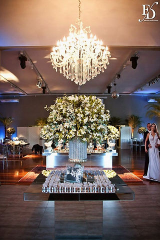 casamento em porto alegre com cerimônia na igreja são joão batista e recepção na casa vetro com decoração clássica elegante e sofisticada por life eventos especiais cerimonialista de casamento em porto alegre