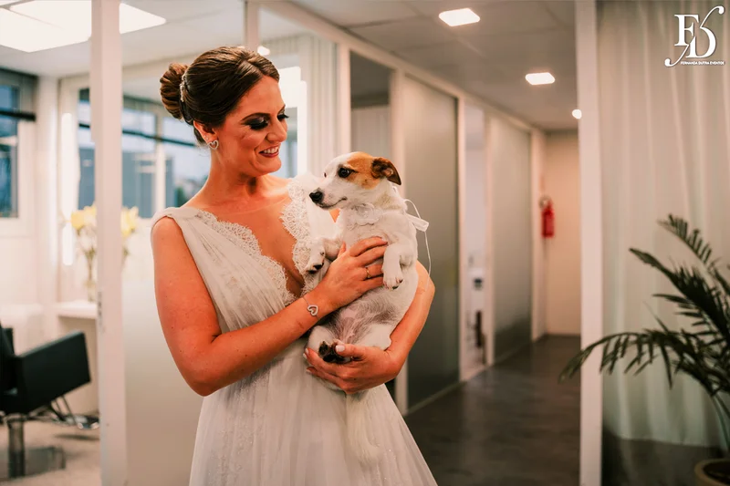 casamento com cerimônia na Igreja Basílica Nossa Senhora das Dores, em Porto Alegre, com recepção e festa no Party Room, com decoração romântica, simples e delicada por Life Eventos Especiais Cerimonialista de Casamento em Porto Alegre