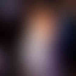 Casamento com cerimônia na Igreja Santa Teresinha do Menino Jesus, em Porto Alegre, e recepção na Merci Casa de Eventos, com projeto de decoração delicado, romântico, em estilo rústica, com a paleta do marrom, nude e amarelo.