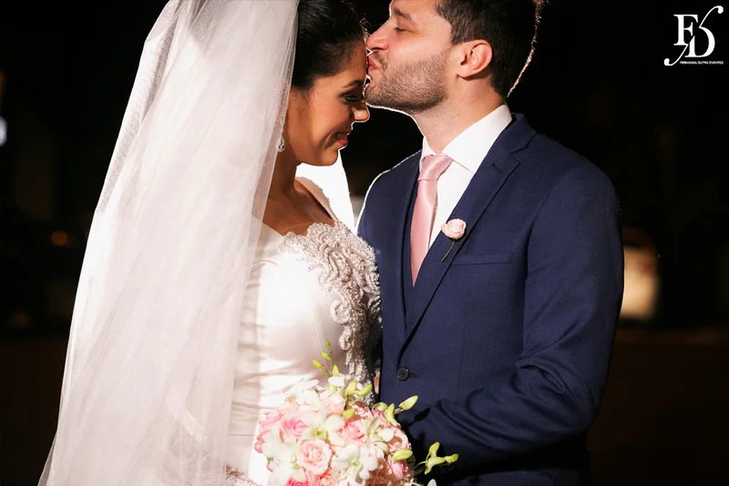 casamento com cerimônia na igreja santa teresinha do menino jesus e festa e recepção na casa vetro em Porto Alegre com organização e cerimonial de fernanda dutra da life eventos especiais cerimonialista em porto alegre