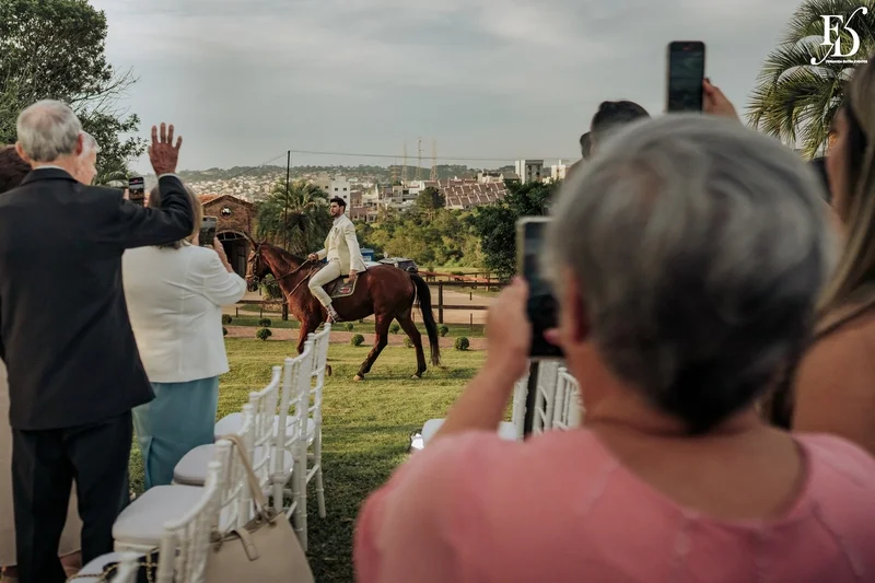 casamento no espaço paraíso em porto alegre cerimônia ao ar livre com decoração minimalista clean e delicada estilo pinterest por life eventos especiais