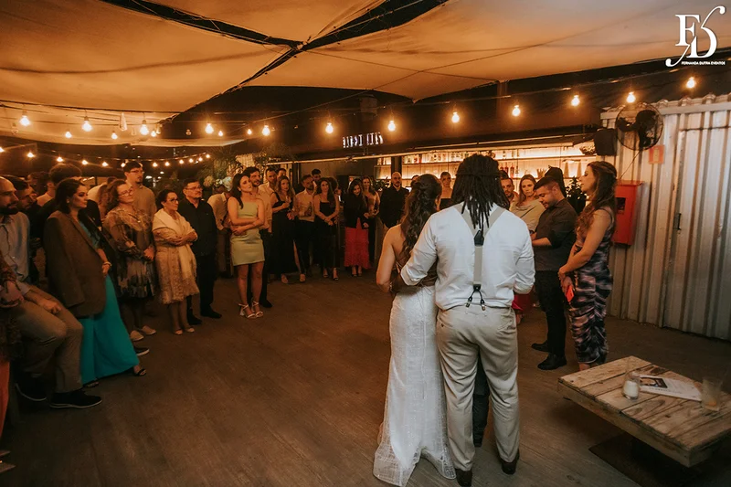 casamento realizado com almoço no le bistrot gourmet em porto alegre e após o almoço celebração de casamento no eat kitchen embarcadero com uma vista fantástica do rio guaíba um por-do-sol de cinema por life eventos especiais