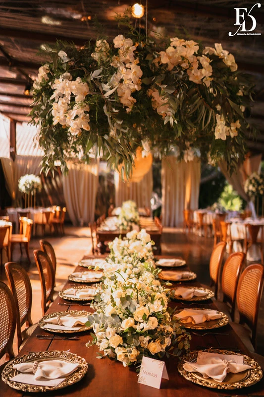 casamento diurno estilo europeu realizado no alto da capela em porto alegre no formato destination wedding com organizacao de life eventos especiais casamento de luxo em porto alegre com decoração luxuosa e clássica