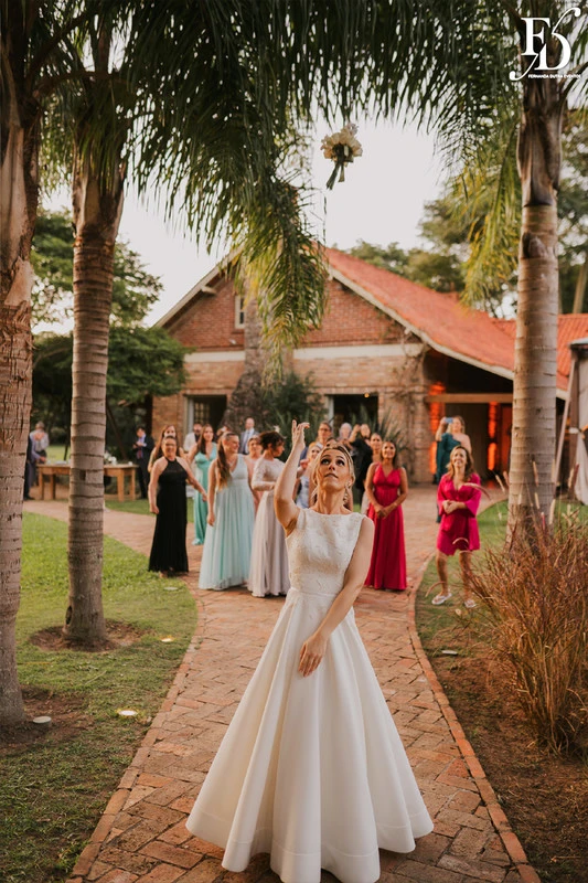 casamento diurno estilo europeu realizado no alto da capela em porto alegre no formato destination wedding com organizacao de life eventos especiais casamento de luxo em porto alegre com decoração luxuosa e clássica