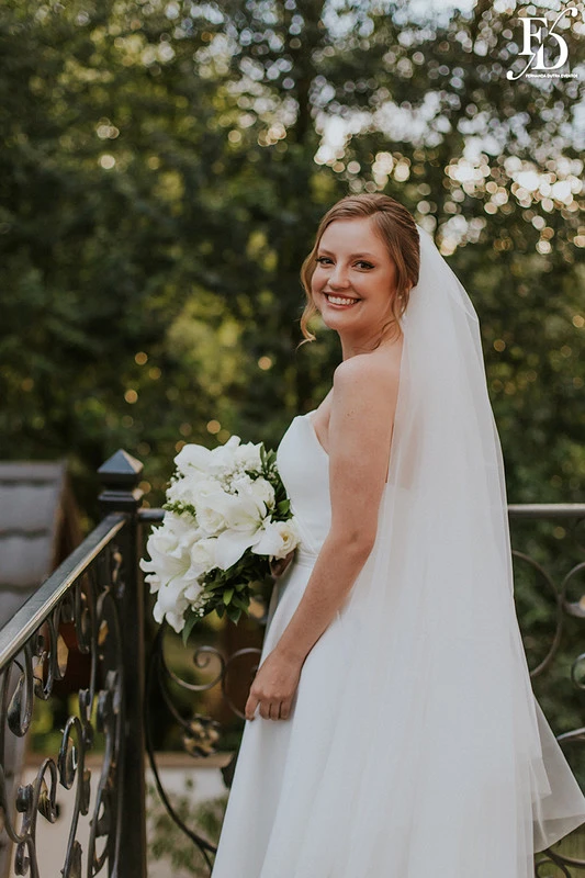 casamento destination wedding no hotel ritta hoppner em gramado com decoração clássica, elegante e botânica em tons de branco verde e fendi por life eventos especiais