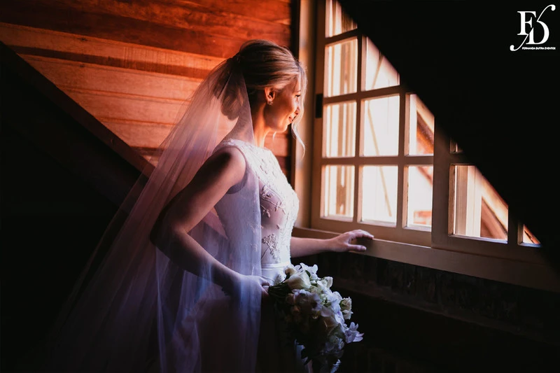 casamento diurno estilo europeu realizado no alto da capela em porto alegre no formato destination wedding com organizacao de life eventos especiais casamento de luxo em porto alegre com decoração luxuosa e clássica