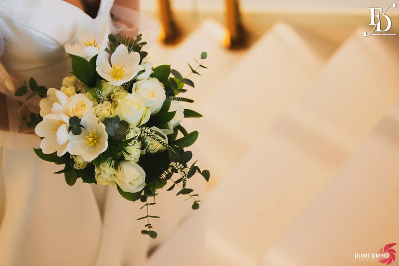 casamento realizado no sítio da figueira em porto alegre numa noite fria de inverno com decoração rústico delicada botânica organização e cerimonial de life eventos especiais cerimonialista para casamentos em porto alegre