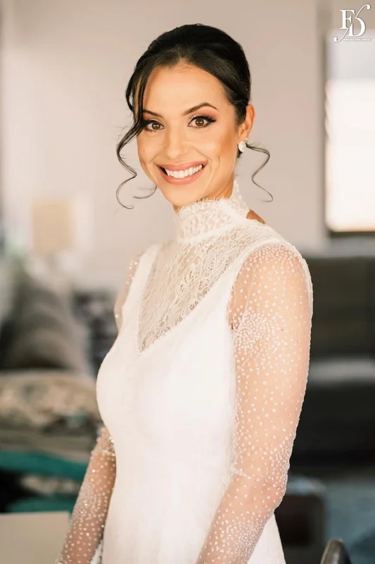 casamento com cerimônia na igreja sagrado coração de jesus em porto alegre e recepção elegante e intimista no le bistrot gourmet com decoração em verde, branco e prata