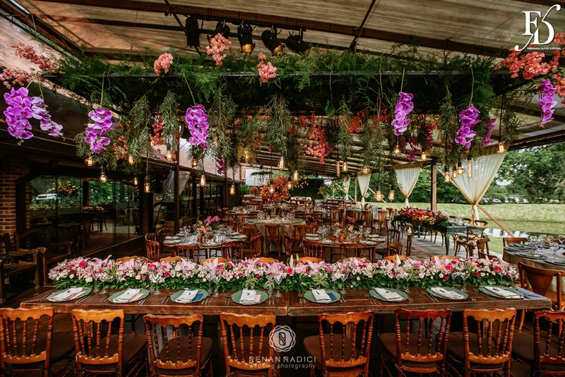 casamento diurno realizado em porto alegre rs no alto da capela por life eventos especiais cerimonialista wedding planner especializada em casamentos de alto padrão em porto alegre decoração boho chic botânica em tons de nude rosa e verde por life eventos especiais