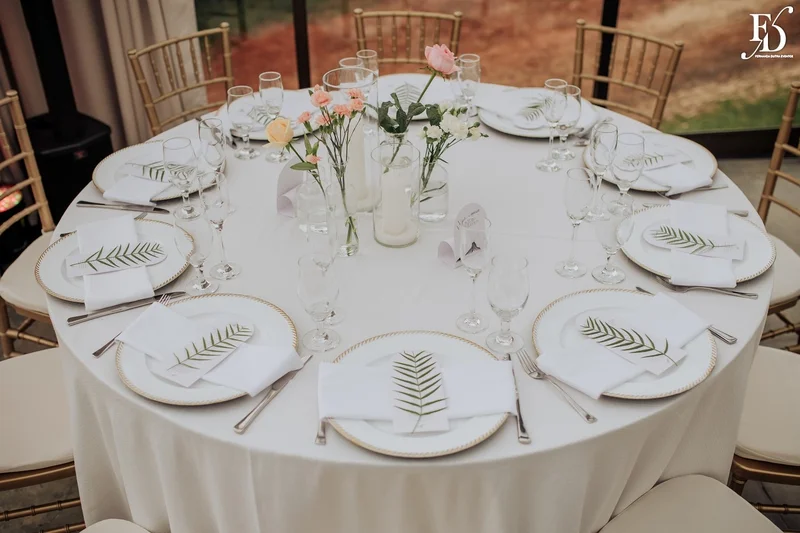 casamento no espaço paraíso em porto alegre cerimônia ao ar livre com decoração minimalista clean e delicada estilo pinterest por life eventos especiais