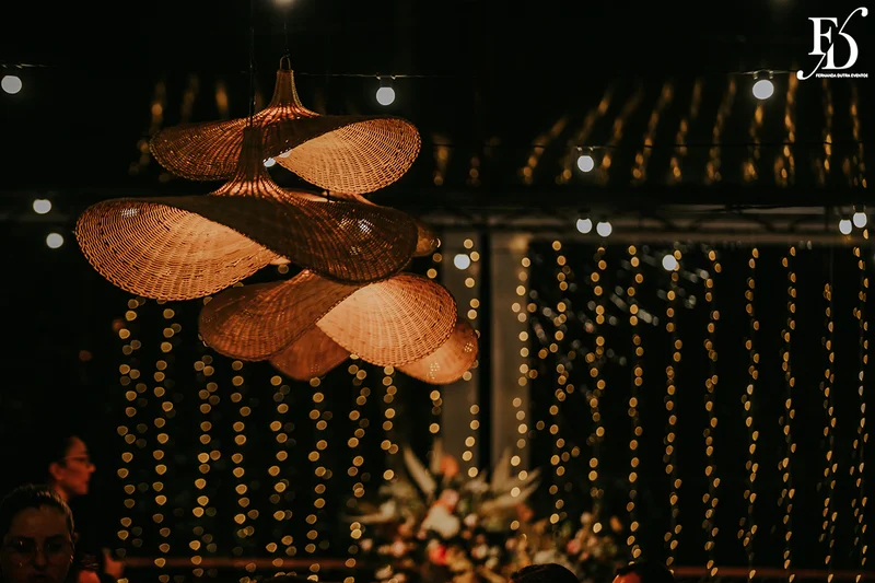 casamento divertido e animado na casa na chácara, em porto alegre; um casal jovem, despojado, que queria celebrar esse momento com um rodízio de pizza - casamento com pizza - decoração estilo boho wedding em tons terrosos cerimonial de life eventos especiais