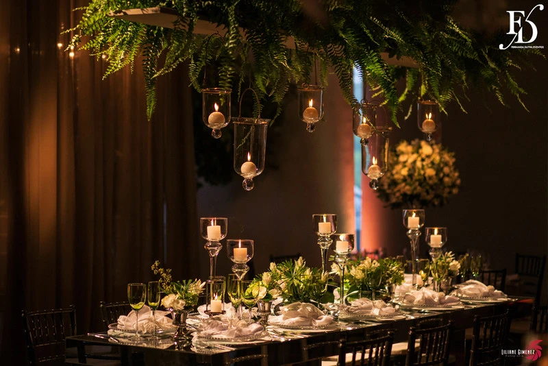 casamento com cerimônia e recepção realizados na casa vetro em porto alegre cerimônia realizada no terraço da casa e recepção com decoração clássica sofisticada elegante e contemporânea estilo botânico em nude verde branco e prata casamento greenery por life eventos especiais wedding planner em porto alegre assessoria e cerimonial