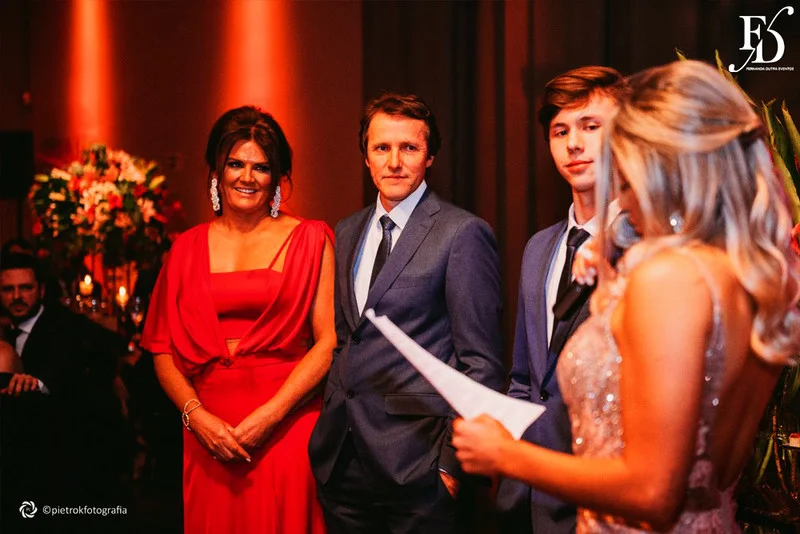 festa de formatura em arquitetura e urbanismo pela pucrs realizada na casa vetro em porto alegre com decoração elegante moderna e sofisticada por life eventos especiais cerimonialista em porto alegre