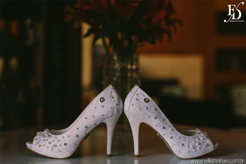 casamento luxuoso no clube veleiros do sul em porto alegre com decoração em dourado fechamento do teto em voil e espelhos venezianos cerimônia na igreja santa teresinha e santíssimo sacramento na redenção com organização e cerimonial de fernanda dutra da life eventos especiais organizadora de eventos em porto alegre