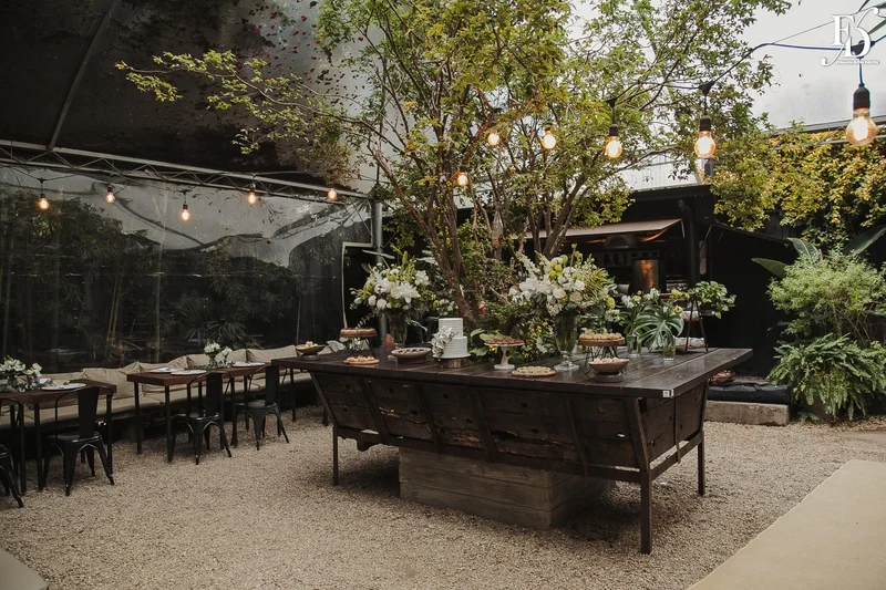 casamento mini-wedding no eat kitchen em novo hamburgo com decoração verde e branco estilo greenery