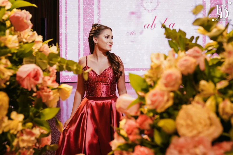 festa de aniversario de 15 anos realizada no party room em porto alegre com organização projeto de decoração e cerimonial de life eventos especiais cerimonialista em porto alegre