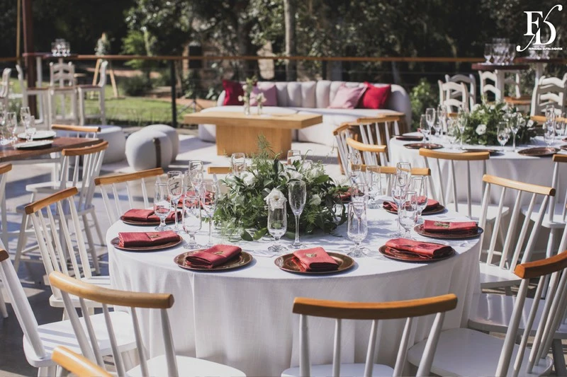 casamento boho chique wedding realizado na casa na chácara em porto alegre com decoração em rosé e marsala por life eventos especiais assessoria e cerimonial de casamento em porto alegre mesas convidados