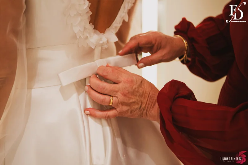 casamento realizado no sítio da figueira em porto alegre numa noite fria de inverno com decoração rústico delicada botânica organização e cerimonial de life eventos especiais cerimonialista para casamentos em porto alegre