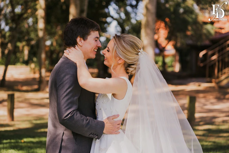 casamento diurno estilo europeu realizado no alto da capela em porto alegre no formato destination wedding com organizacao de life eventos especiais casamento de luxo em porto alegre com decoração luxuosa e clássica