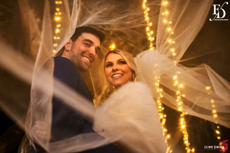 casamento realizado no sítio da figueira em porto alegre numa noite fria de inverno com decoração rústico delicada botânica organização e cerimonial de life eventos especiais cerimonialista para casamentos em porto alegre