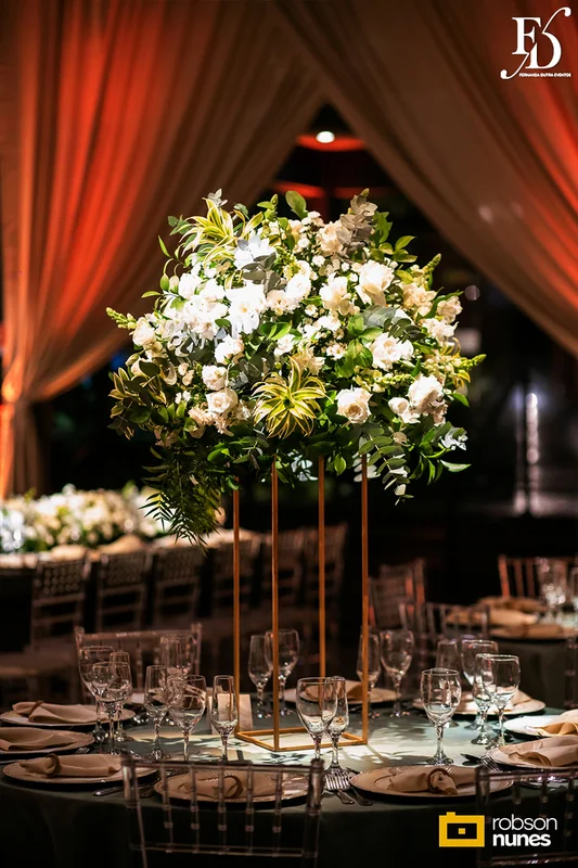 casamento com cerimônia e recepção no party room em porto alegre com projeto de decoração elegante e sofisticado em verde e branco estilo greenery por life eventos especiais cerimonial conduzido por fernanda dutra cerimonialista