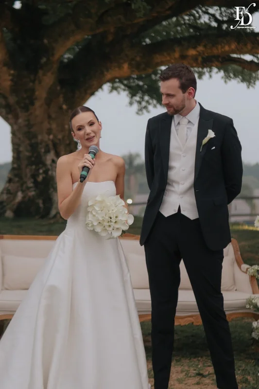 recepção no espaço paraíso em porto alegre viamão alvorada recepção externa decoração europeia cloud dancer european stylling discurso dos noivos