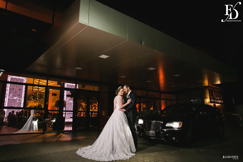 casamento com cerimônia na igreja são josé la salle em canoas rs e recepção na lalux casa de festas com decoração moderna sofisticada elegante em amarelo cinza e preto por life eventos especiais assessoria e organização de casamentos em porto alegre