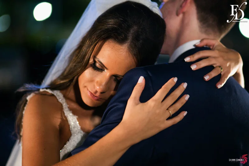 casamento com cerimônia na igreja santa teresinha da josé bonifácio em porto alegre e santissimo sacramento e recepção no salão dos espelhos do clube do comércio na andradas por life eventos especiais com decoração elegante sofisticada e luxuosa em porto alegre assessoria e cerimonial de eventos