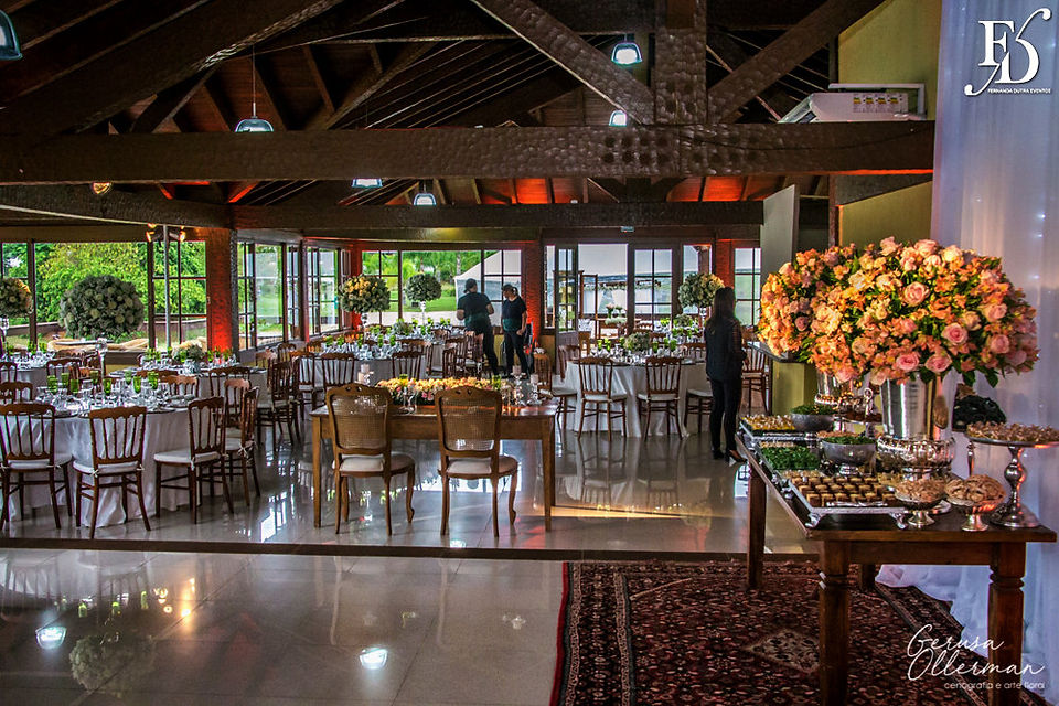 casamento com cerimônia e recepção no salão da praia da vila do barco no terraville em porto alegre com decoração clássica rústica em rosa, branco, verde e marrom por life eventos especiais cerimonialista para casamento em porto alegre