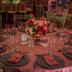 festa de formatura tripla em medicina pela ulbra com decoração delicada e moderna em rosa realizada no salão dos espelhos do clube do comércio em porto alegre com cerimonial de life eventos especiais cerimonialista para formatura em porto alegre