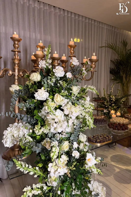 festa de aniversário de leissa hertzog com tema luz e sombra realizado no rossi parque panamby em porto alegre com decoração elegante e sofisticada