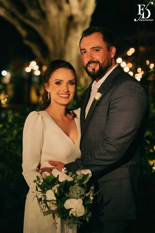 casamento no le bistrot em porto alegre organizado por life eventos especiais organizado por life eventos especiais com cerimônia no local e decoração clássica elegante e sofisticada em branco verde e prata com planejamento organização e execução de life eventos especias em porto alegre