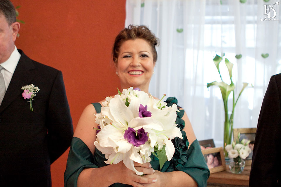 casamento descontraído e divertido com decoração simples em verde e branco com cerimônia no local realizado na sociedade de engenharia do rs casamento da cerimonialista fernanda dutra da life eventos especiais cerimonialista em porto alegre para casamento