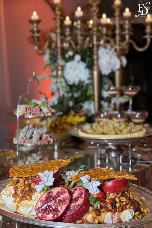 festa de aniversário de leissa hertzog com tema luz e sombra realizado no rossi parque panamby em porto alegre com decoração elegante e sofisticada