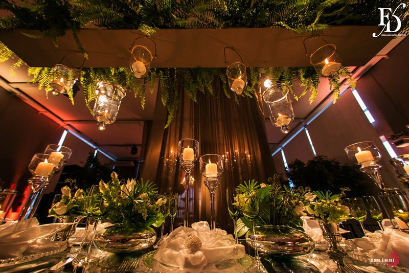 casamento com cerimônia e recepção realizados na casa vetro em porto alegre cerimônia realizada no terraço da casa e recepção com decoração clássica sofisticada elegante e contemporânea estilo botânico em nude verde branco e prata casamento greenery por life eventos especiais wedding planner em porto alegre assessoria e cerimonial