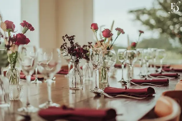 casamento organizado por life eventos especiais na estância das oliveiras em viamão com decoração campeira rústica e minimalista para um casal autêntico e cheio de personalidade