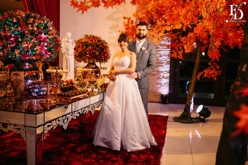 casamento com cerimônia na igreja nossa senhora da conceição igreja matriz de são leopoldo e festa no espaço tao em novo hamburgo com decoração outonal em tons terrosos marsala laranja e amarelo num projeto luxuoso sofisticado e elegante por fernanda dutra cerimonialista em porto alegre por life eventos especiais