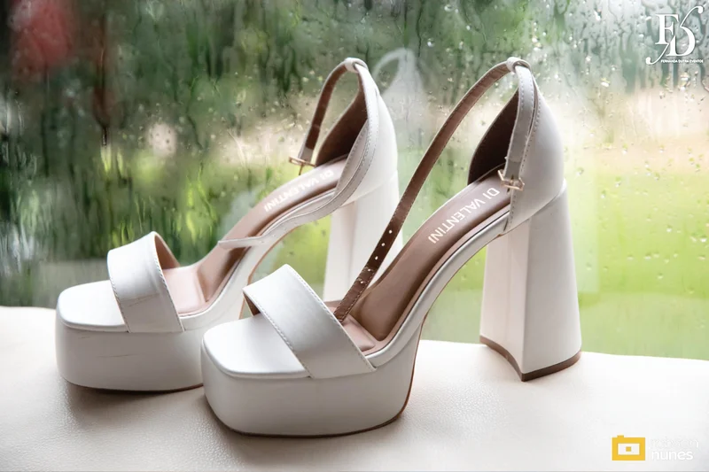 casamento no espaço paraíso em porto alegre com decoração moderna em azul marinho, dourado e girassóis; temática geek, com referências a funko pop, filmes e séries - por life eventos especiais