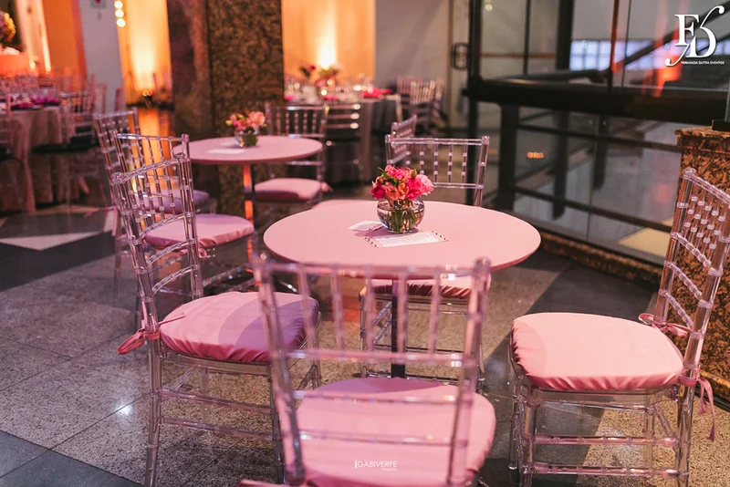 festa de aniversário de 15 anos em porto alegre realizada no foyer em grêmio náutico união gnu com decoração linda e moderna por life eventos especiais cerimonialista em porto alegre