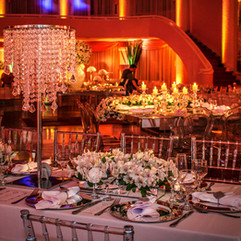 casamento com cerimônia na catedral metropolitana de porto alegre igreja nossa senhora da madre de deus e recepção no salão dos espelhos do clube do comércio de porto alegre com decoração clássica clean elegante e sofisticada em branco e prata por life eventos especiais cerimonial em porto alegre