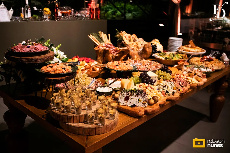 casamento com cerimônia e recepção no party room em porto alegre com projeto de decoração elegante e sofisticado em verde e branco estilo greenery por life eventos especiais cerimonial conduzido por fernanda dutra cerimonialista