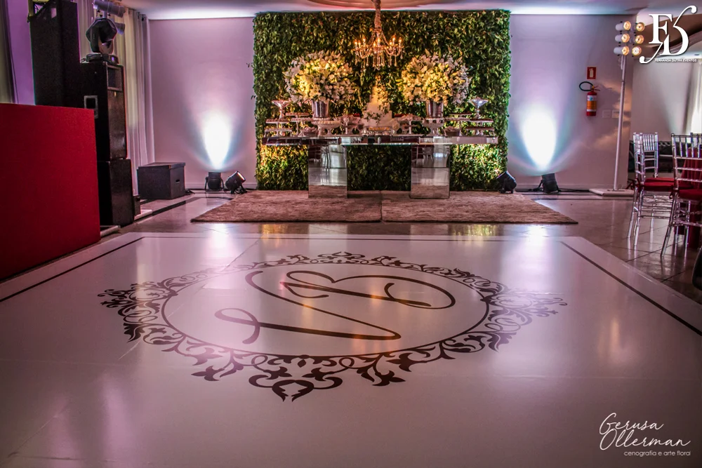 casamento do goleiro brenno do grêmio de porto alegre com a linda victoria fogazzi com uma cerimônia ao ar livre em porto alegre num lindo entardecer de verão e recepção em tons de marsala no salão principal da sede campestre da associação do ministério público por life eventos especiais cerimonialista em porto alegre