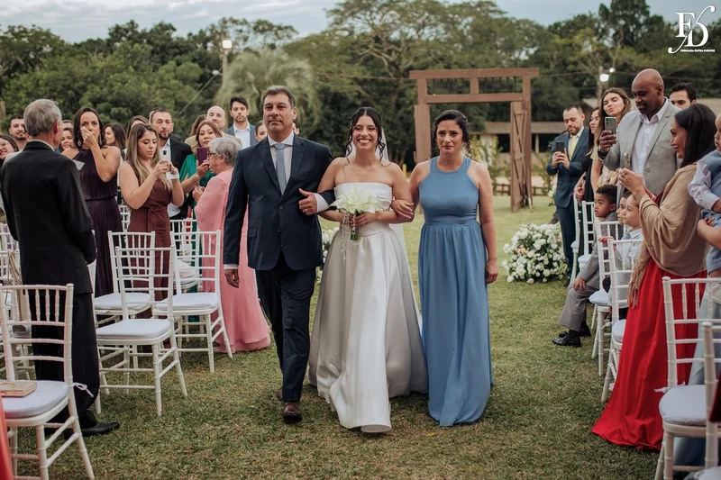 casamento no espaço paraíso em porto alegre cerimônia ao ar livre com decoração minimalista clean e delicada estilo pinterest por life eventos especiais