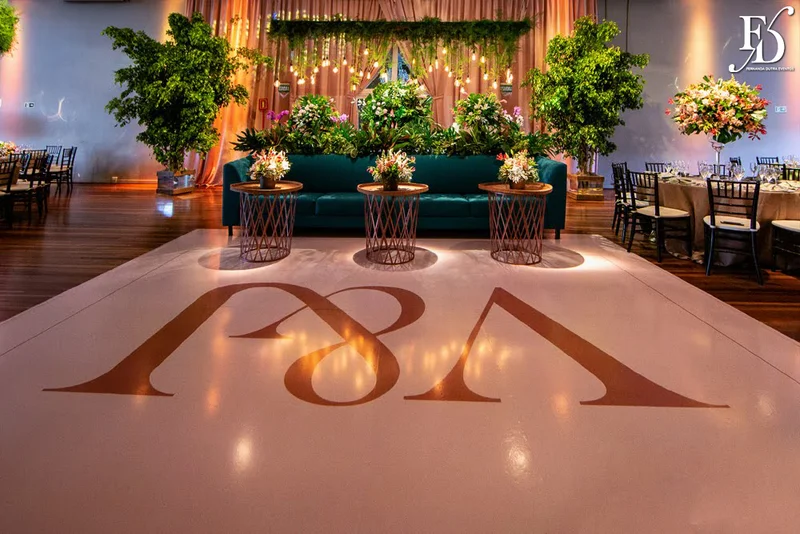 casamento com cerimônia na igreja santa teresinha do menino jesus e festa e recepção na casa vetro em Porto Alegre com organização e cerimonial de fernanda dutra da life eventos especiais cerimonialista em porto alegre