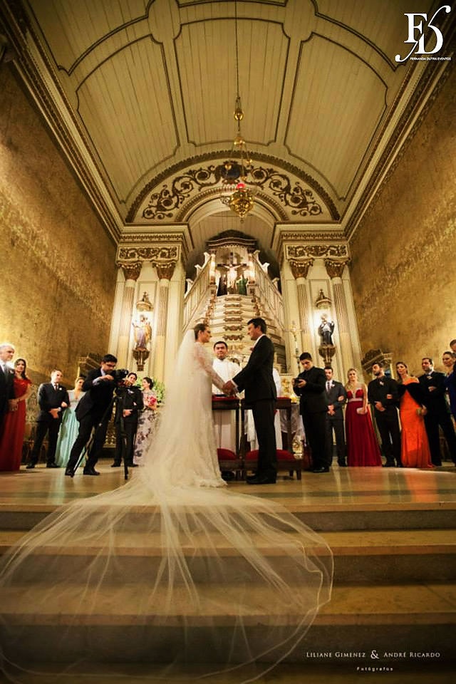 casamento de paulo jubilut e rafaela grippa organizado no formato destination wedding em porto alegre com cerimônia na igreja nossa senhora das dores festa e recepção no salão por-do-sol da aabb porto alegre com decoração clássica por life eventos especiais cerimonialista porto alegre